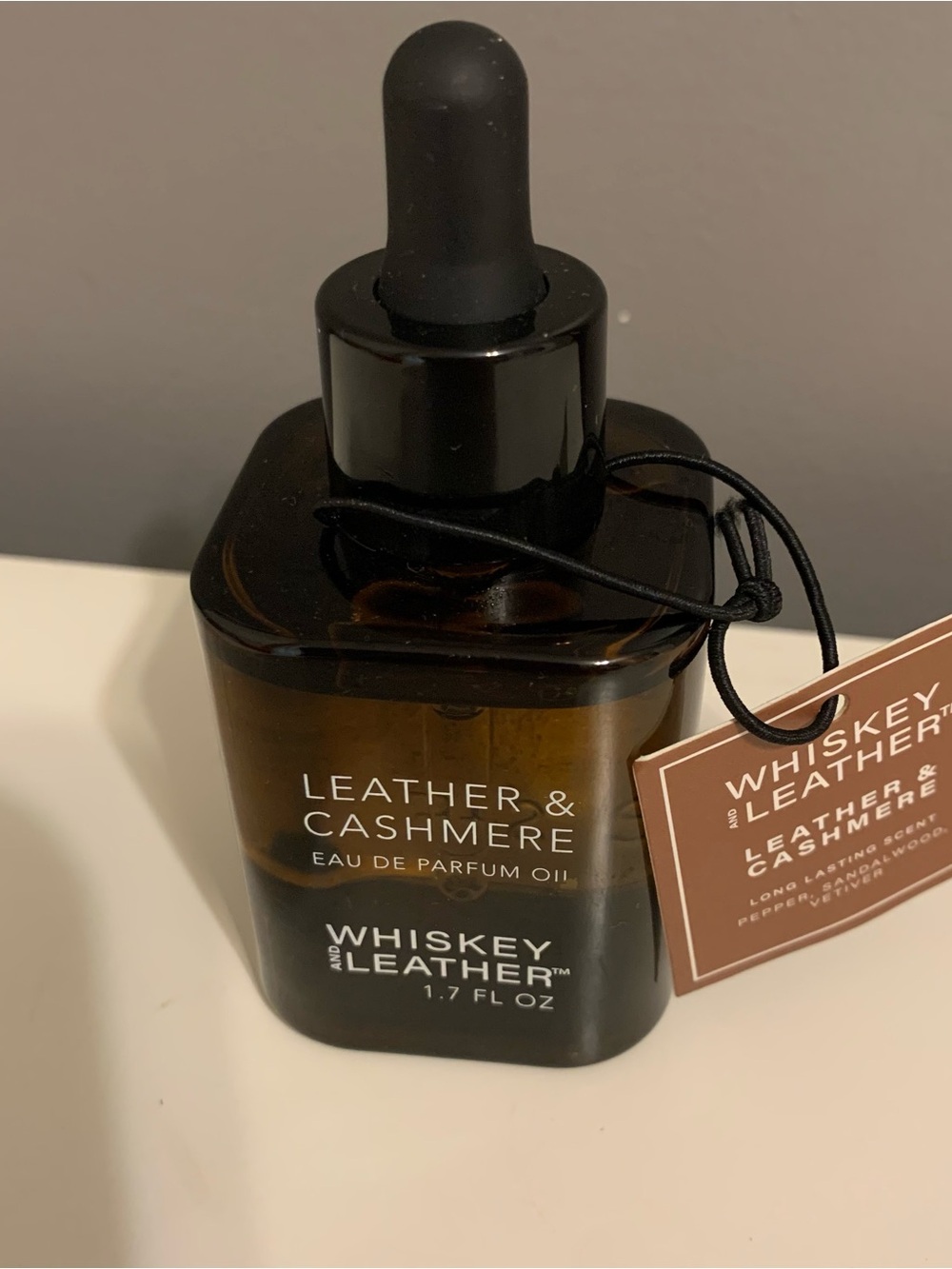 Sand + Fog LEATHER & CASHMERE
EAU DE PARFum oil Whicker & Leather 50 ml
